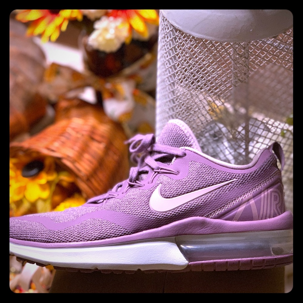 Nike size 7.5 like new